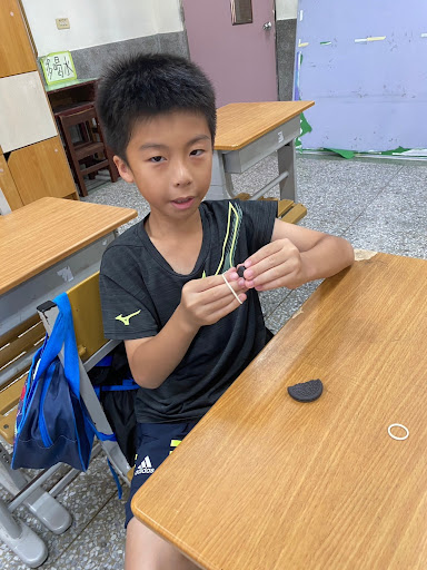 7685