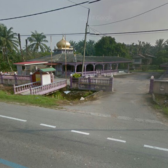 Masjid Al Khairat, Masjid Lama, Olak Lempit di seberang jalan raya dari Homestay ZSF