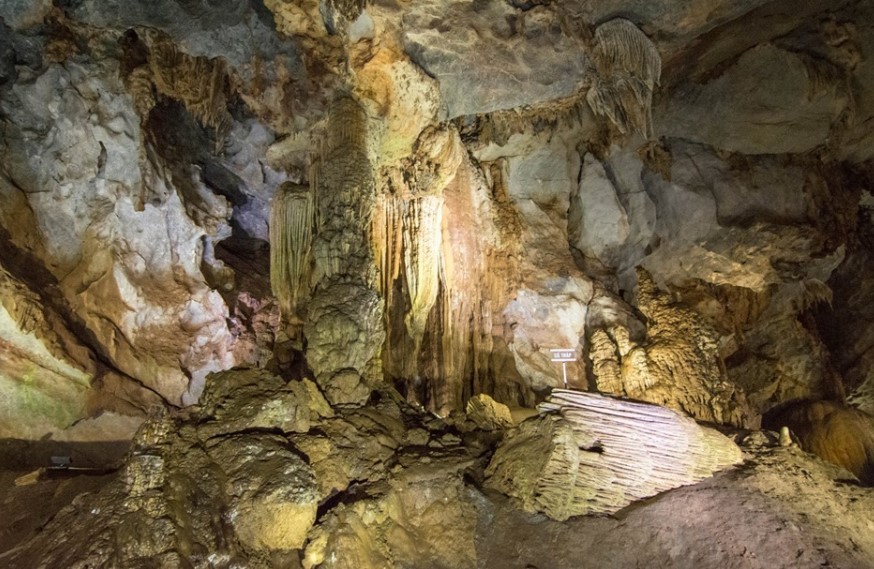 Dong Da Bac Luong Son Hoa Binh Viet Nam