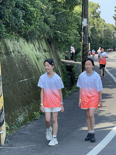 10802