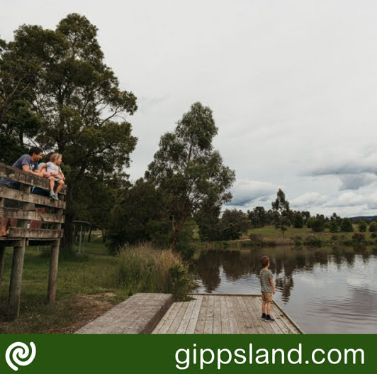 Enjoy a tranquil picnic at Churchill's serene lake, surrounded by birdlife. Explore the walking paths and fishing platforms at Mathison Park