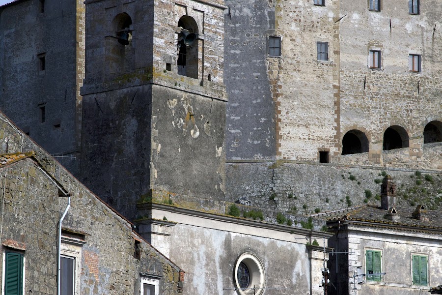 Sorano, citt del Tufo, mantiene intatto il fascino dell'atmosfera medievale