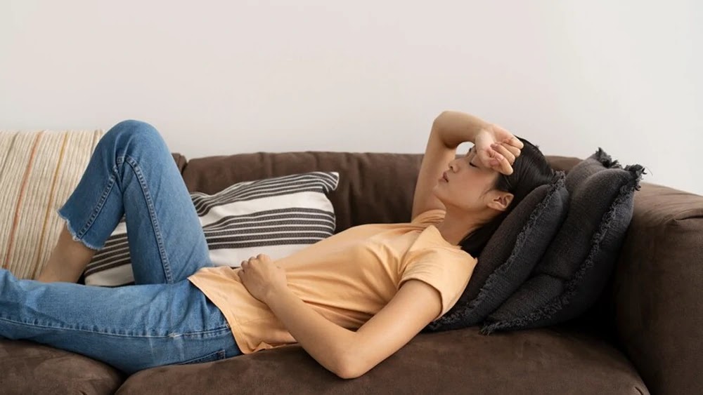 Mệt mỏi, chán ăn, chóng mặt kéo dài là biểu hiện của suy tuyến thượng thận