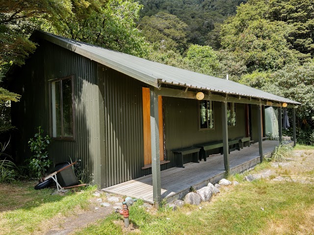 Sutherland Falls Shelter