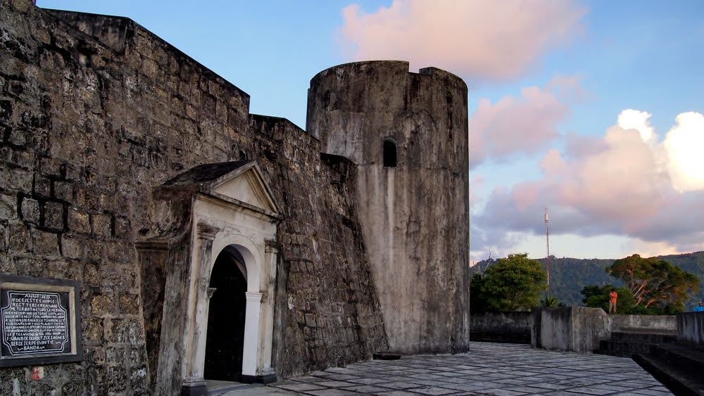 Forte Belga na Banda Neira