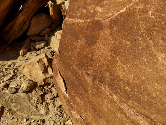Faint glyph