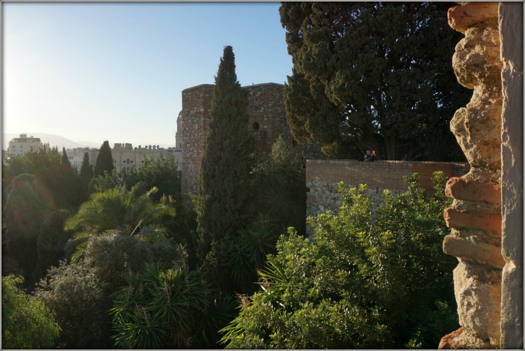 Предрождественская Малага и Pueblos Blancos (Нерха, Фрихильяна, Михас, Ронда).