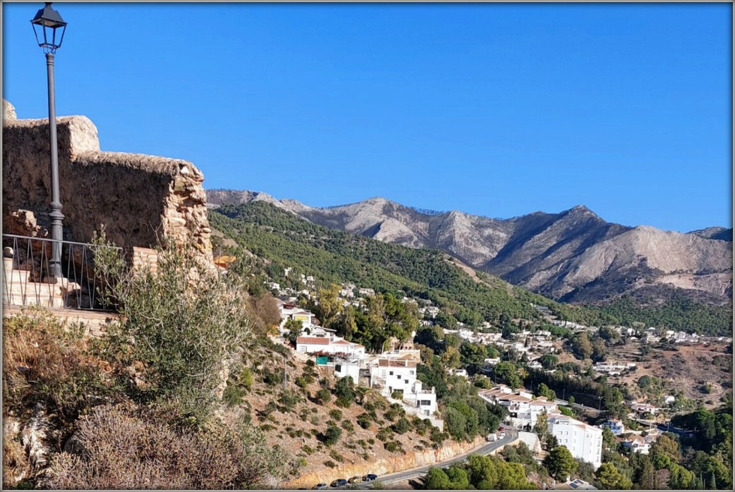 Предрождественская Малага и Pueblos Blancos (Нерха, Фрихильяна, Михас, Ронда).