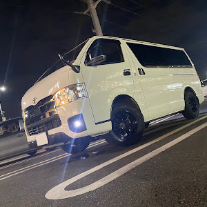 ハイエースバン GDH206V