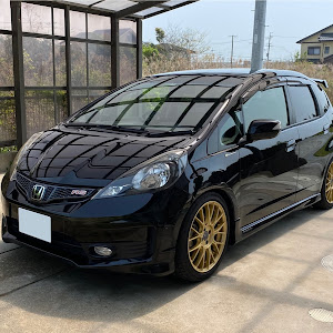 フィット RS