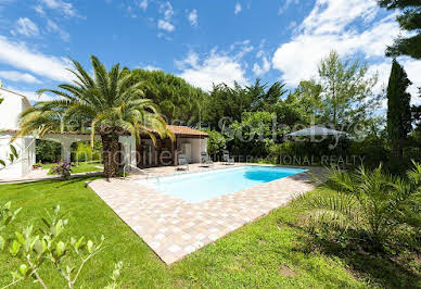 House with pool and terrace 5