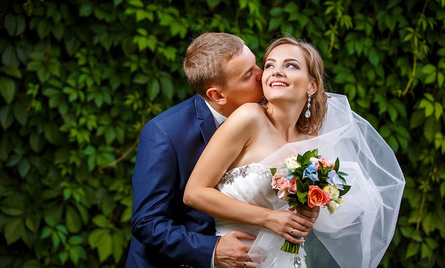 Wedding photographer Evgeniy Mezencev (wedkrd). Photo of 19 April 2017