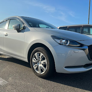 MAZDA2