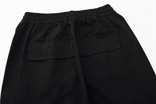 Title 6, Mens solid color multi-pocket cargo pants. Dur...