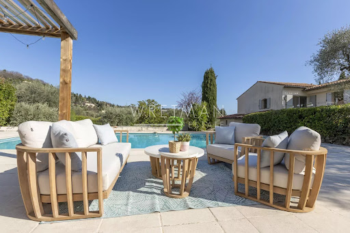 Villa with pool 5