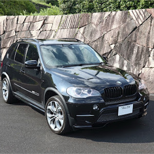 X5 M E70