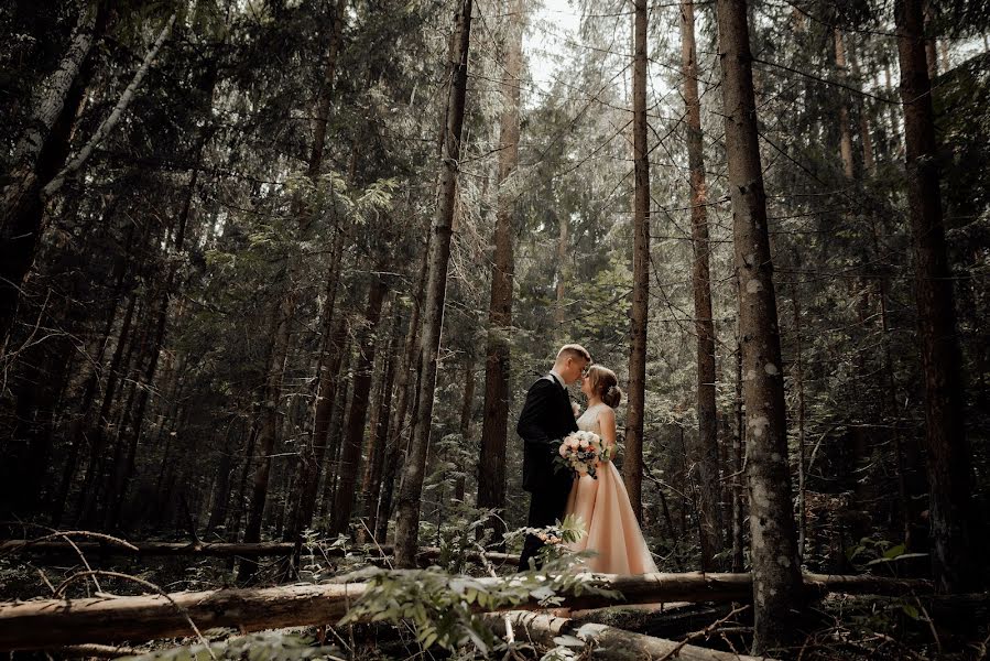 結婚式の写真家Aleksandr Apanasovich (alexapanasovich)。2018 10月4日の写真