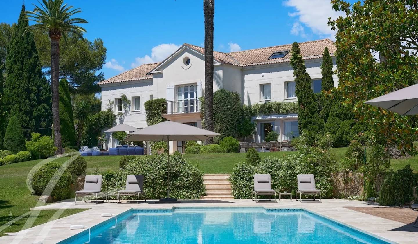 Propriété avec piscine et jardin Cannes