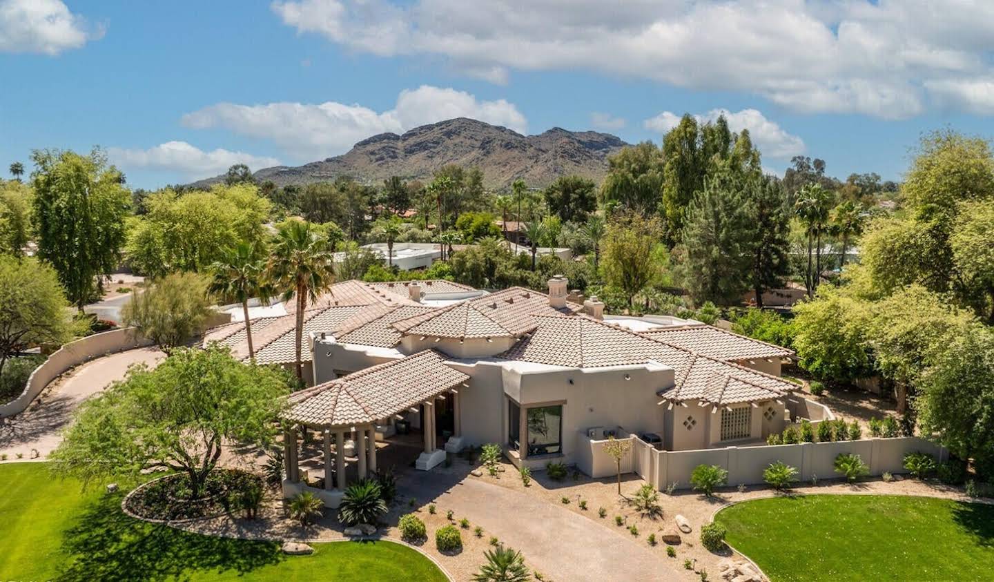 House with pool Paradise Valley