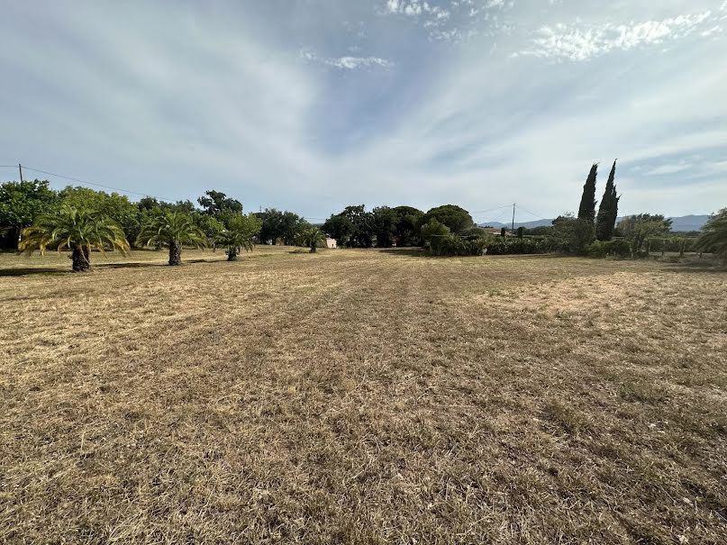 Vente terrain  1830 m² à Frejus (83600), 319 000 €