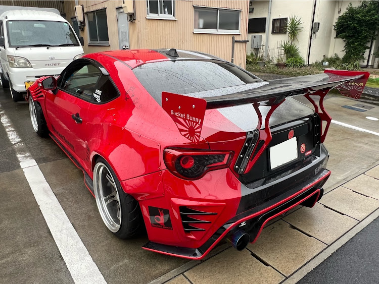 86のEat up⤴️・ロケットバニー86・やっぱりお尻は大事・斜めカラー・ハチビー愛好会に関するカスタム事例の投稿画像2枚目
