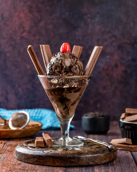 Kitkat Sundae