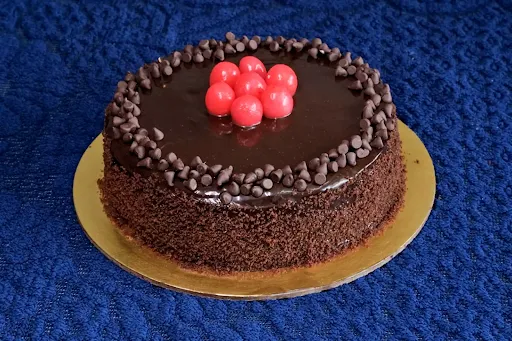 Multi Flavoured Chocolate And Choco Chips Cake