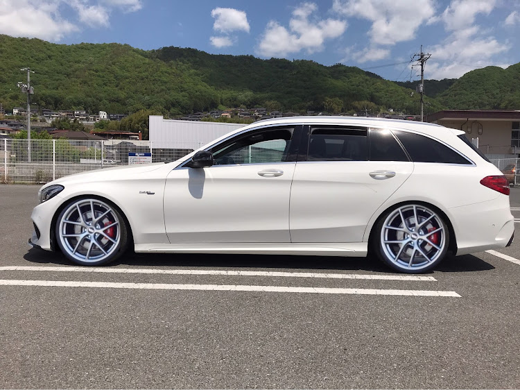 Cクラス ステーションワゴンの車高調整・ホイール交換に関するカスタム事例の投稿画像3枚目