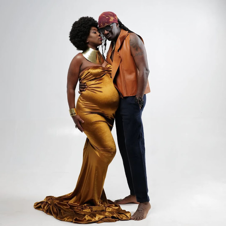 Photos of the beautiful maternity shoot