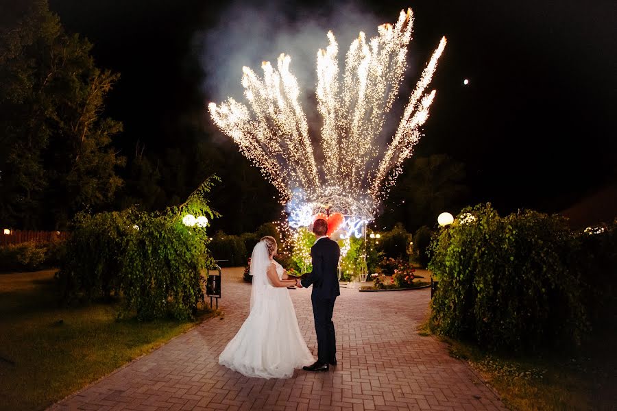 結婚式の写真家Anna Kolmakova (anutakolmakova)。2018 6月24日の写真