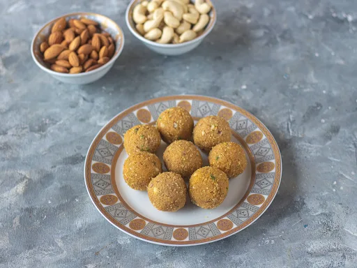 Besan Laddu