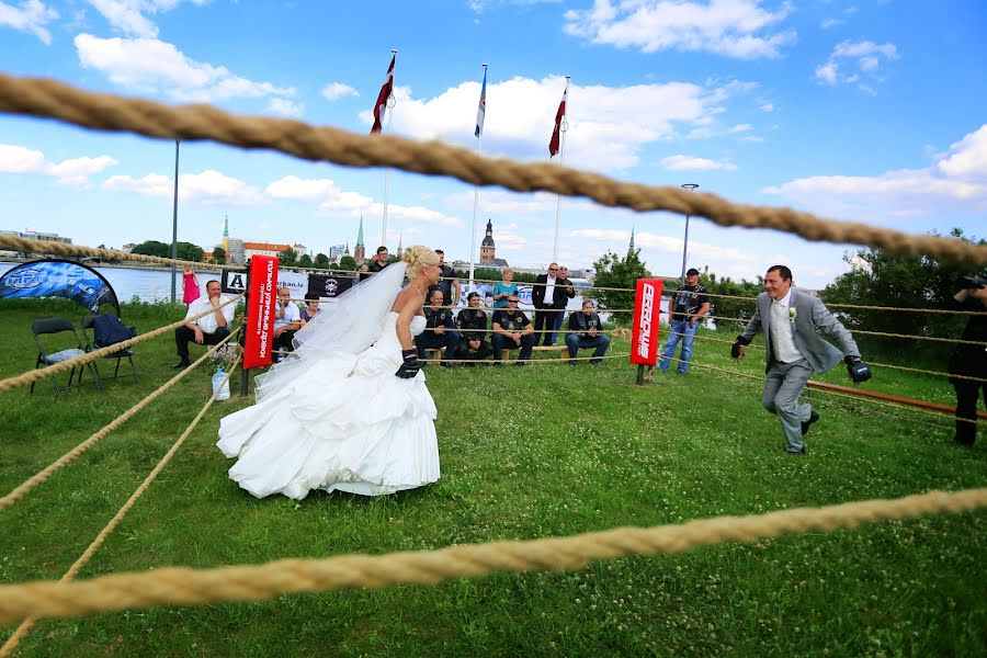 Fotografo di matrimoni Elīna Plūmīte (plumite). Foto del 11 luglio 2017