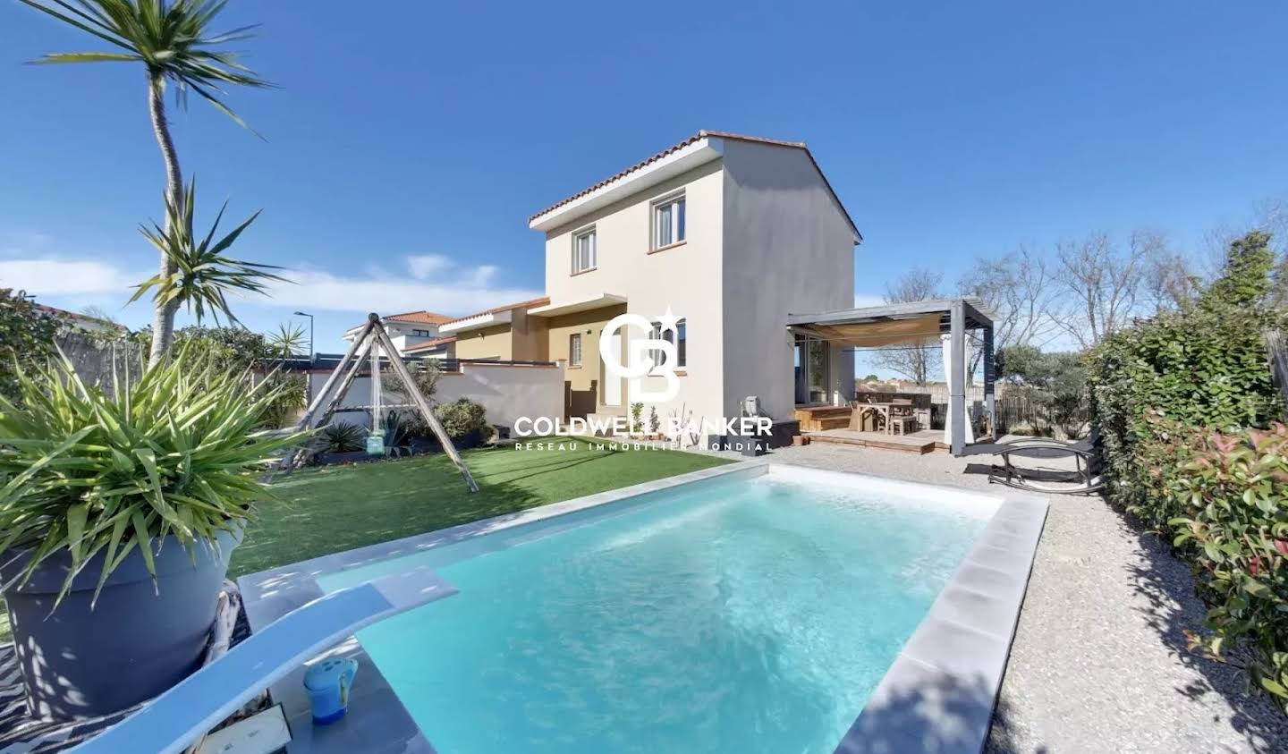 House with pool Saint-Nazaire