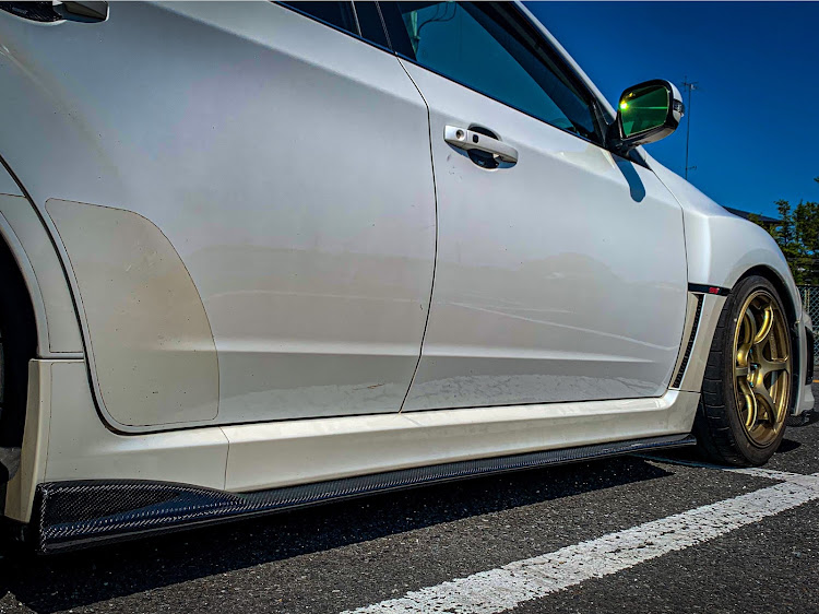 インプレッサ WRX STIのインプレッサWRXSTI・DIY・サイドスカート装着に関するカスタム事例の投稿画像3枚目