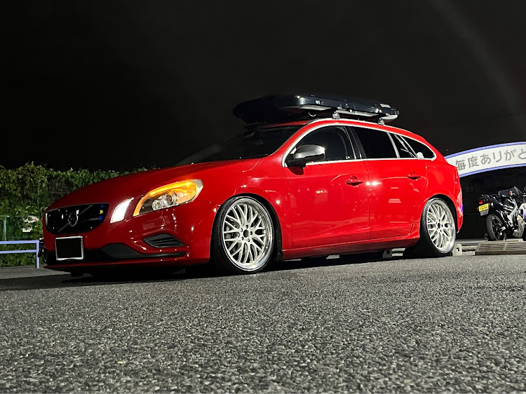 V60のボルボ V60・シャコタン・洗車に関するカスタム事例の投稿画像3枚目