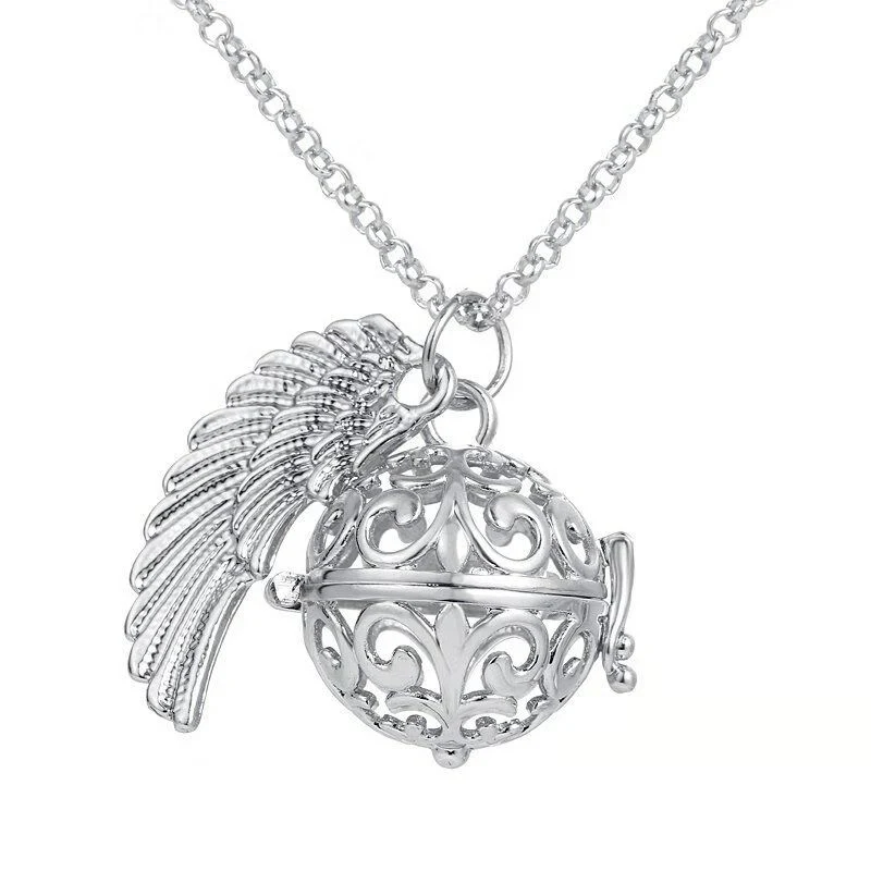 Angel wings necklace