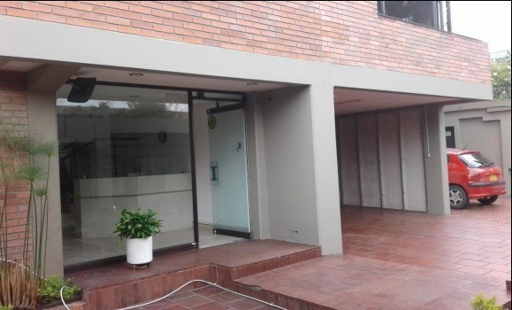 Casa En Venta - La Esmeralda, Bogota