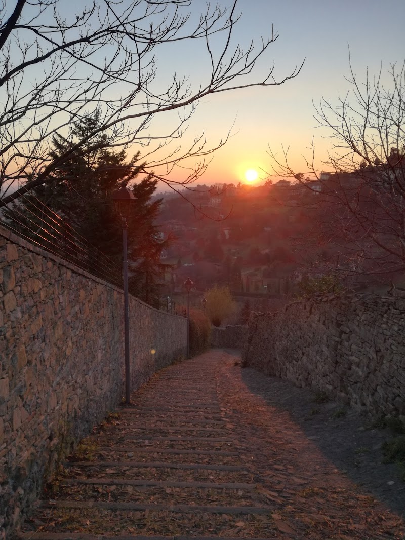 Tramonto tra i ciottoli  di gabriele_toma