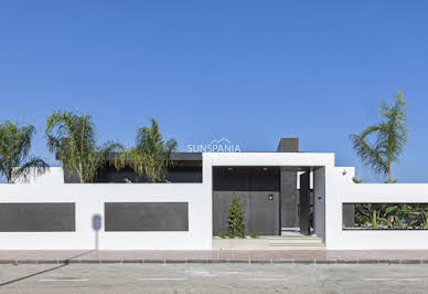 Villa with pool and terrace 4