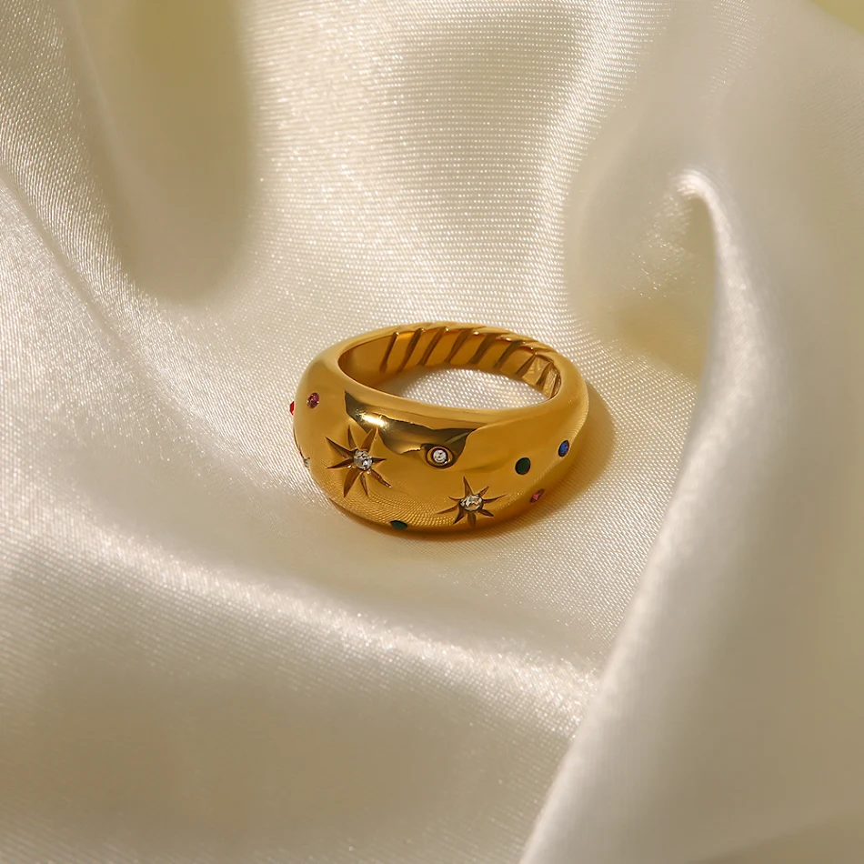Franse Entry Lux retro ring met zes-puntige zirkonia. Hoogwaardige kwaliteit, schitterend en stijlvol, een perfect sieraad voor elke gelegenheid.