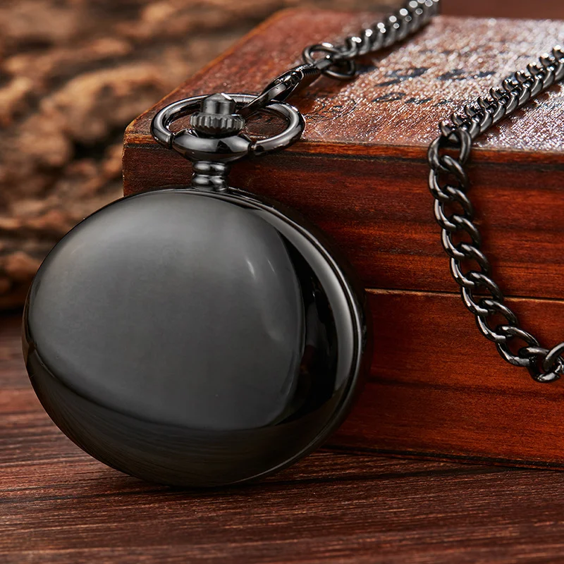 Relógio de bolso mecânico retrô com caveira e flip oco, estilo vintage para homens, presente elegante e charmoso.