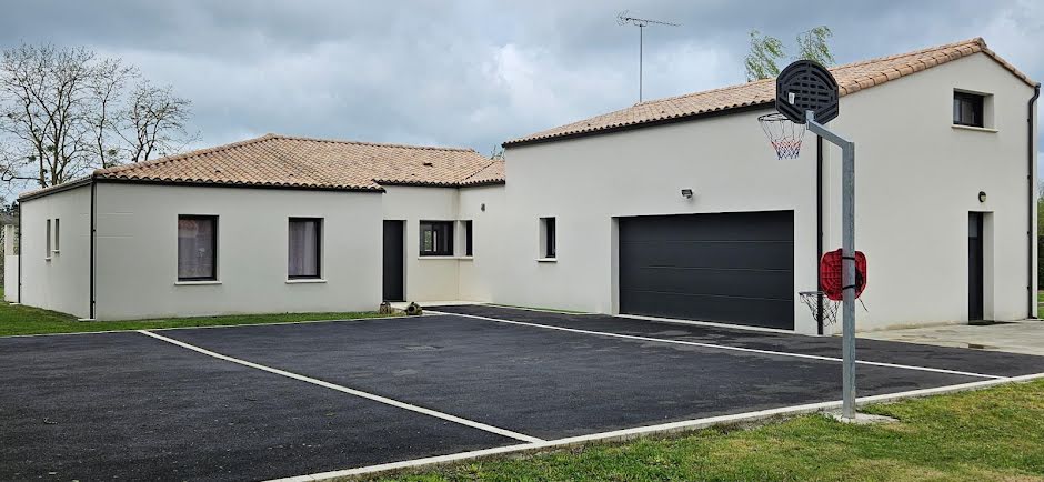 Vente maison 5 pièces 140 m² à La Roche-sur-Yon (85000), 390 000 €