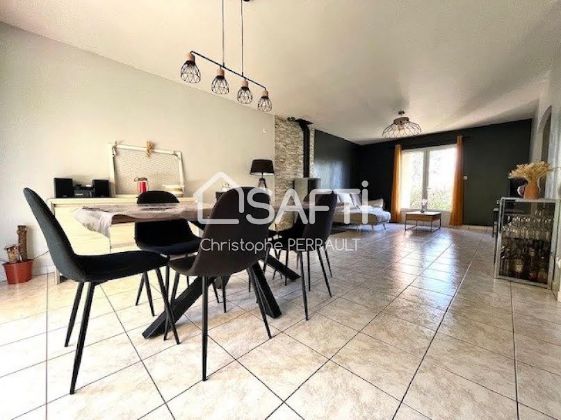 Vente maison 6 pièces 103 m² à Saint-Laurent-sur-Sèvre (85290), 233 000 €