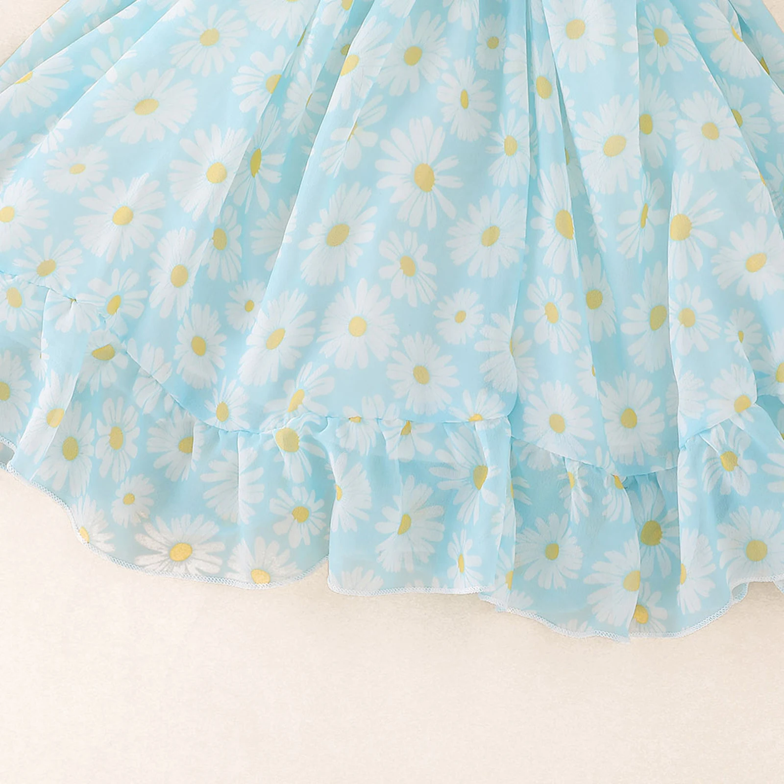 Title 3, Vestido de princesa floral com suspensórios par...