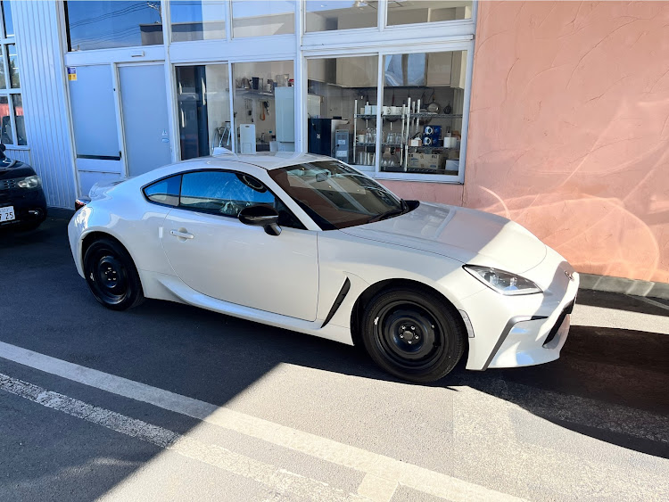 GR86の新車納車・競技車両・ダートラ・ドノーマルに関するカスタム事例の投稿画像1枚目