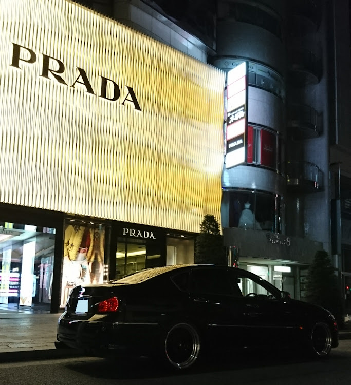 フーガの450GT・PRADA・VK45・V8・M45に関するカスタム事例の投稿画像3枚目