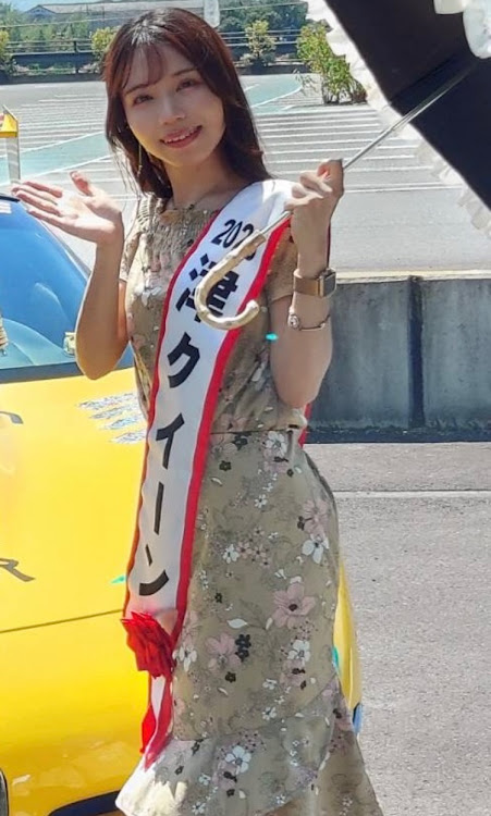 コルベット クーペの朝津味・クラシックカーカフェ・久しぶりの再会・津クイーンにおねだり・自己満足の世界に関するカスタム事例の投稿画像23枚目