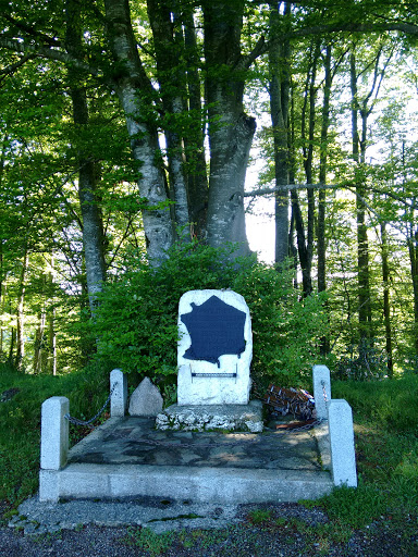 Col de la Crouzette: monument 