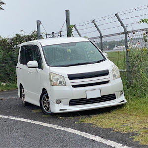 ノア ZRR70W