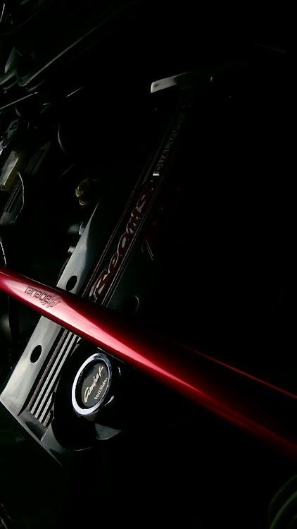 アルテッツァのエンジンルーム・エンブレム・ジャパン・R32スカイラインに関するカスタム事例の投稿画像1枚目
